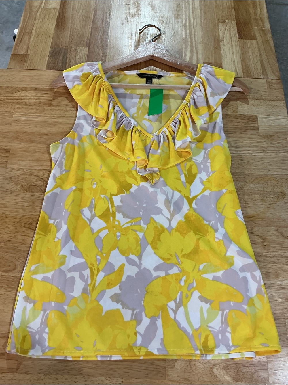 Banana Republic Yellow Floral Ruffle V-Neck Sleeveless Blouse XS